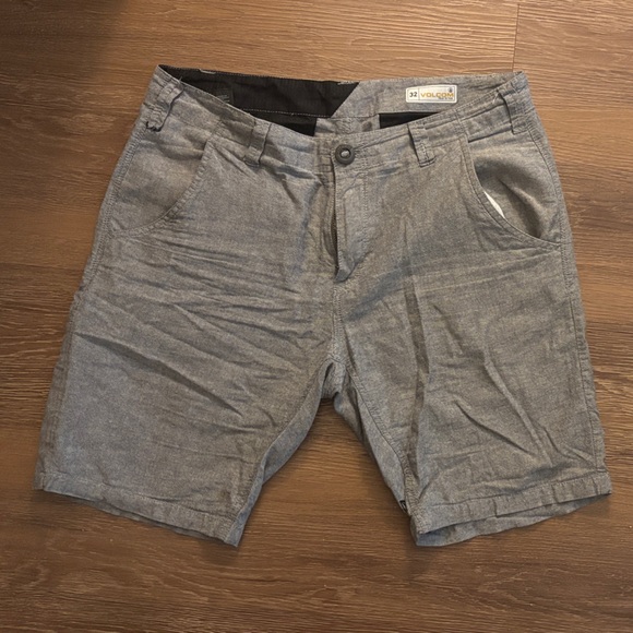 Volcom Men's Charcoal Flat Front Shorts - Picture 1 of 4
